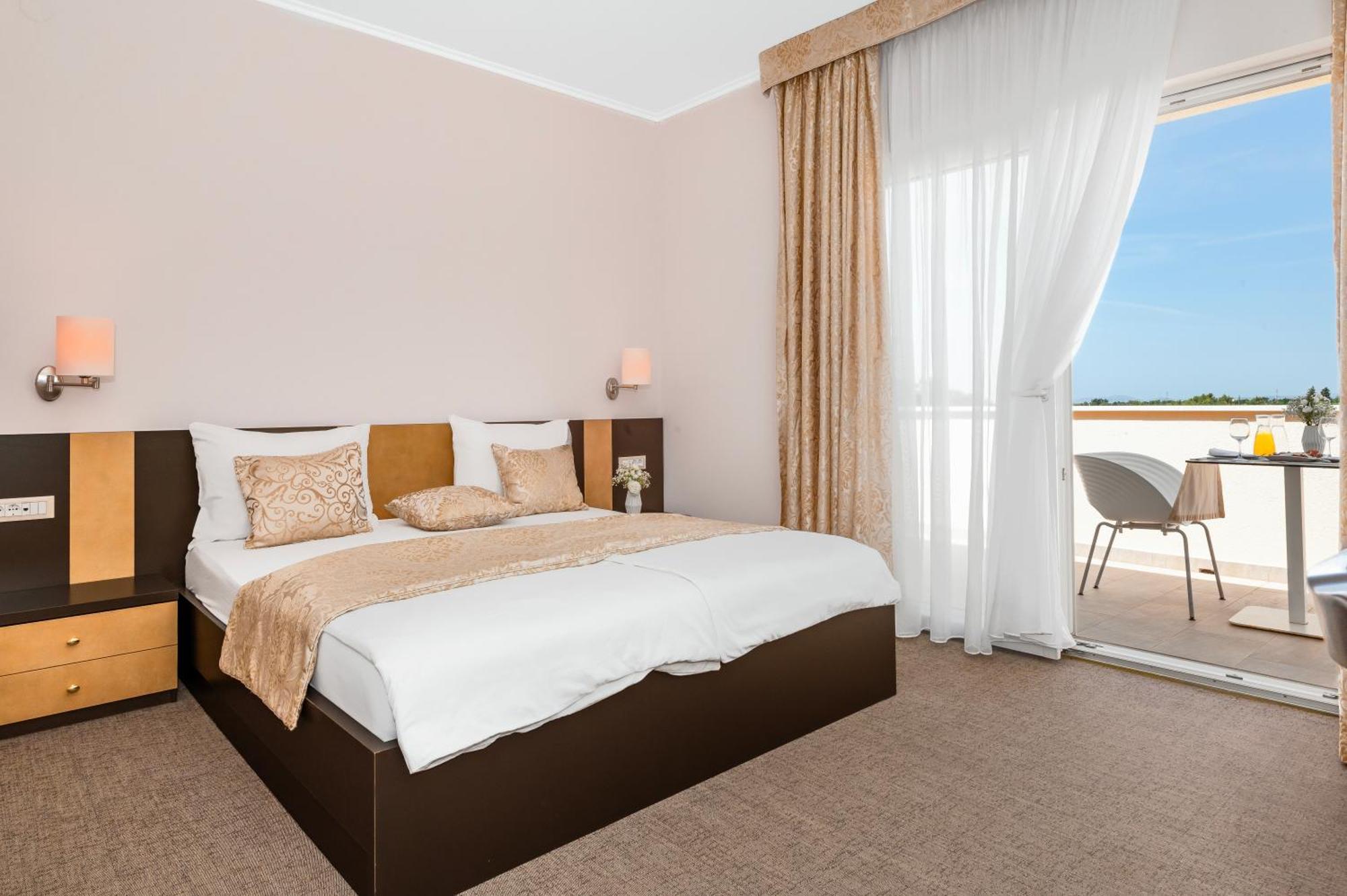 Guest Accommodation Atrium Gulin Lozovac Exterior foto